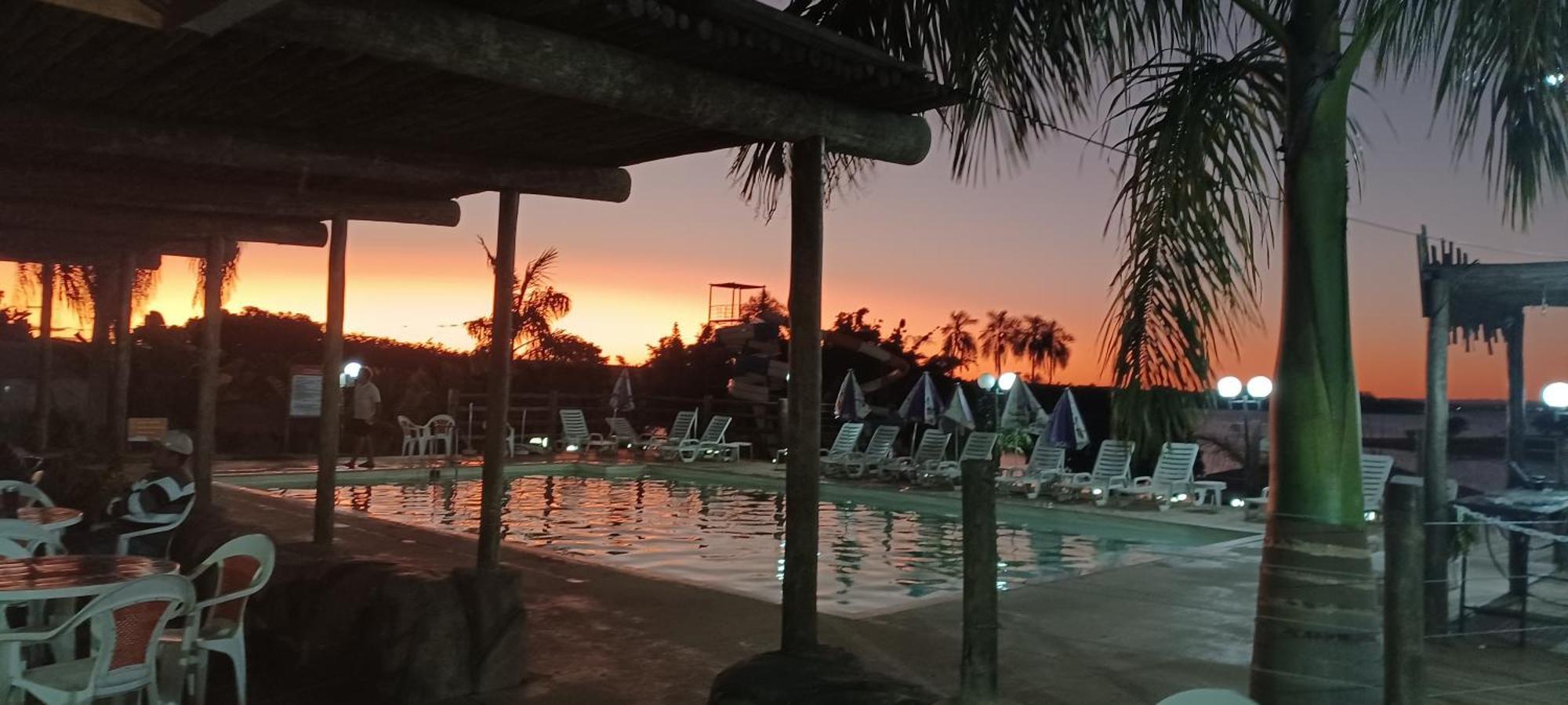 Sunset Thermas Park Paranapanema Luaran gambar